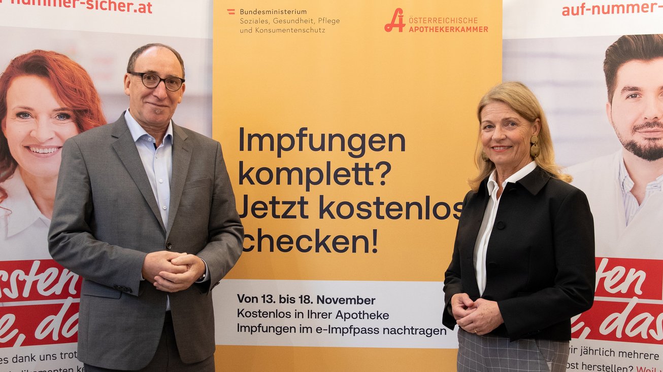 Gesundheitsminister Johannes Rauch und Apothekerkammer-Präsidentin Dr. Ulrike Mursch-Edlmayr stellten die Aktionswoche in den Apotheken bei einer gemeinsamen Pressekonferenz vor.  